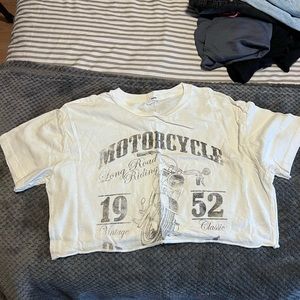 cute crop top, no more size on it but small or medium